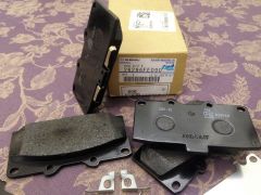 Комплект передних тормозных колодок Subaru Impreza STI - 26296-FE090